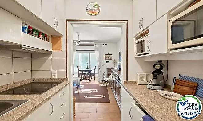 POBLAT T&Iacute;PIC Acollidor apartament al bell mig d&rsquo;Empuriabrava i a nom&eacute;s 400 m de la platja