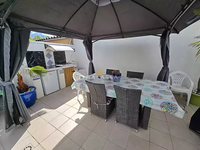 Casa amb 3 habitacions, piscina i llic&egrave;ncia tur&iacute;stica