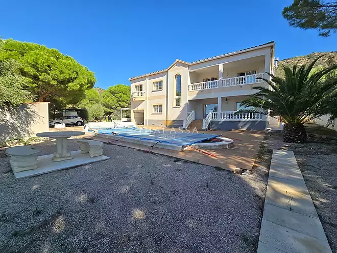 Casa espaiosa a Els Olivars (Roses) amb piscina i llic&egrave;ncia tur&iacute;stica