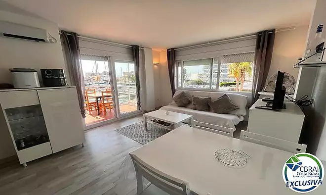 PORT CANIGÓ II Elegant apartament d’1 habitació amb terrassa i vistes al canal
