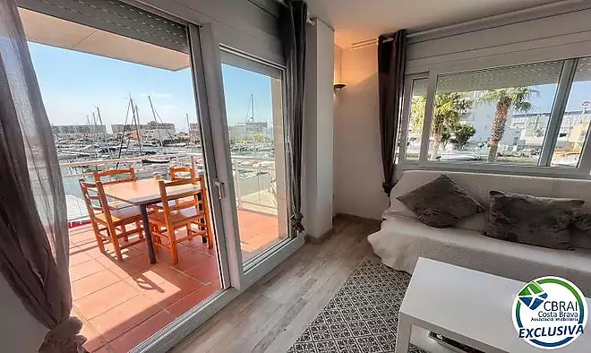 PORT CANIGÓ II Elegant apartament d’1 habitació amb terrassa i vistes al canal