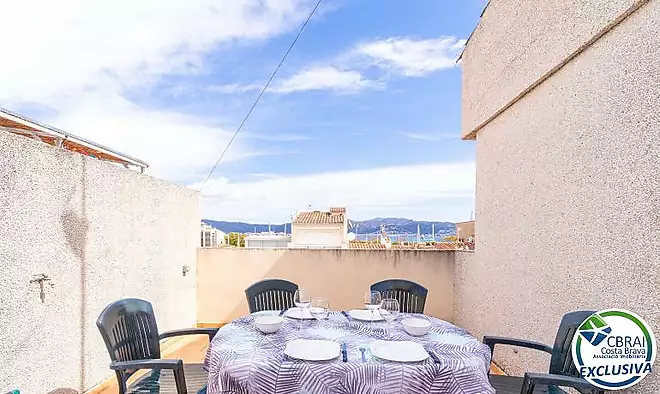 PORT MOXÓ Encantador apartament de 2 dormitoris amb vistes al canal, solàrium i pàrquing privat exterior