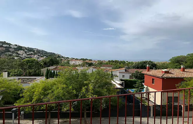 BONIC APARTAMENT A MAS OLIVA DE ROSAS