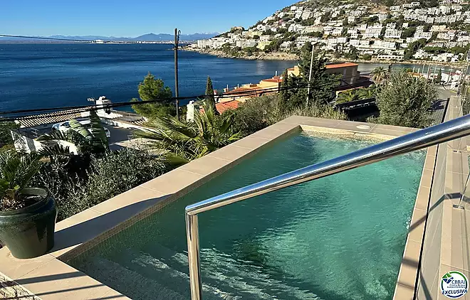 Casa a Roses, 3 habitacions, 250 m2