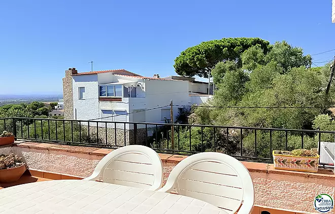 Petita casa amb vistes al mar i terrassa a Mas Fumats, Roses