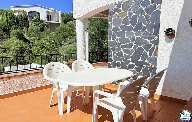 Petita casa amb vistes al mar i terrassa a Mas Fumats, Roses