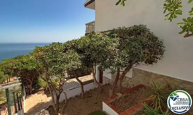 Exclusiva vila amb espectaculars vistes panoràmiques al mar a El Port de la Selva