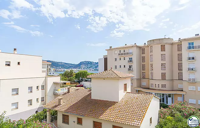 🌴 Magnífic apartament amb terrassa i pàrquing privat – Sector Salatar