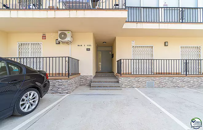 🌴 Magnífic apartament amb terrassa i pàrquing privat – Sector Salatar