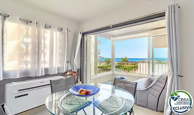 Apartament en primera línia de mar amb vistes al Salatar, Roses