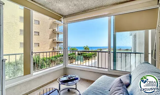 Apartament en primera línia de mar amb vistes al Salatar, Roses