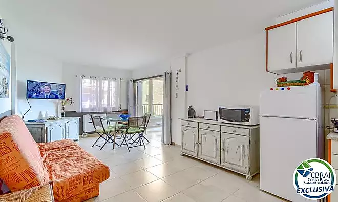 Apartament en primera línia de mar amb vistes al Salatar, Roses