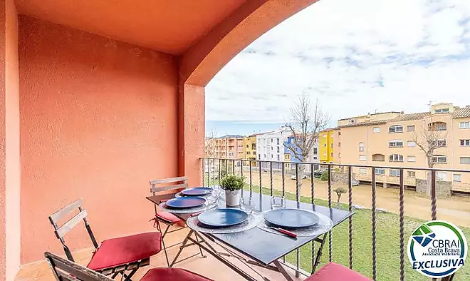 GRAN RESERVA Encantador apartament a només 50 metres de la platja, amb piscines i jardins comunitaris i llicència turística