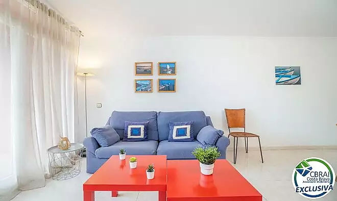 GRAN RESERVA Encantador apartament a només 50 metres de la platja, amb piscines i jardins comunitaris i llicència turística
