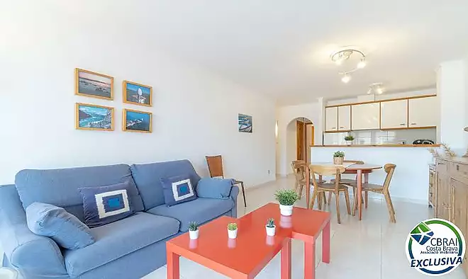 GRAN RESERVA Encantador apartament a només 50 metres de la platja, amb piscines i jardins comunitaris i llicència turística
