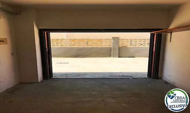 Private garage for sale in Santa Margarita, Roses