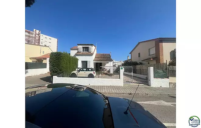 House in Mas Mates with 3 bedrooms, land, and views of the natural park.