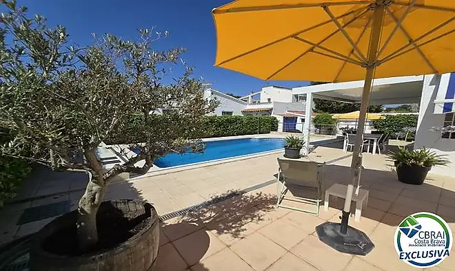 Casa d´una sola planta amb llicència T. - Sector Montseny