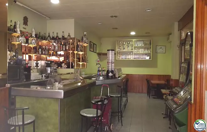 Venda de local comercial a Figueres - Parc Bosc-Castell de Sant Ferran