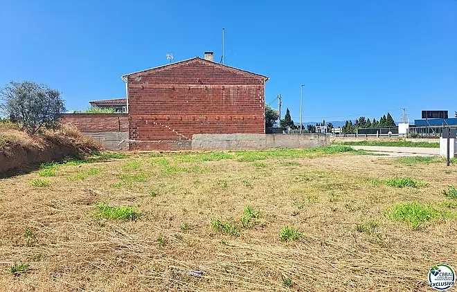 Building plot for sale in Els Hostalets de Llers - 587 m²