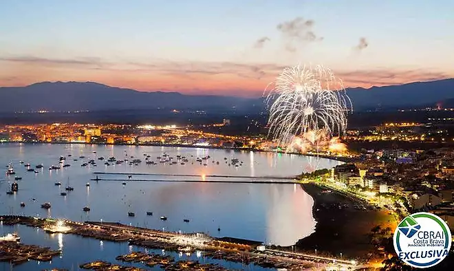 PARCEL·LA URBANA DE 604 M² A CANYELLES PETITES AMB VISTA AL MAR