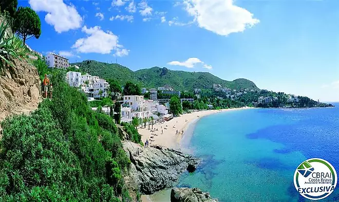 PARCEL·LA URBANA DE 604 M² A CANYELLES PETITES AMB VISTA AL MAR