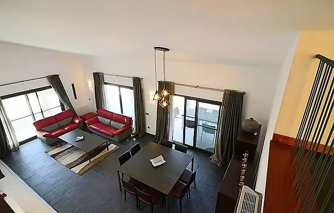 Vila totalment renovada a l´exclusiva zona de Peralada Golf
