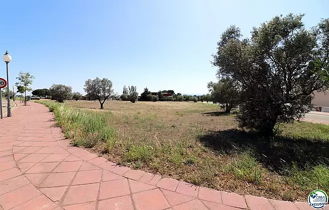 Terreny edificable de 5724m2 a l´exclusiva zona de Peralada Golf