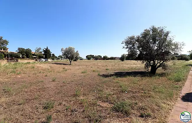 Terreny edificable de 5724m2 a l´exclusiva zona de Peralada Golf