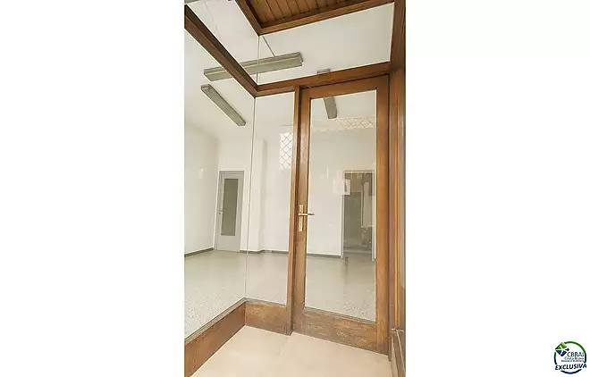🏢 Commercial premises with potential for conversion into housing in the centre of Figueres