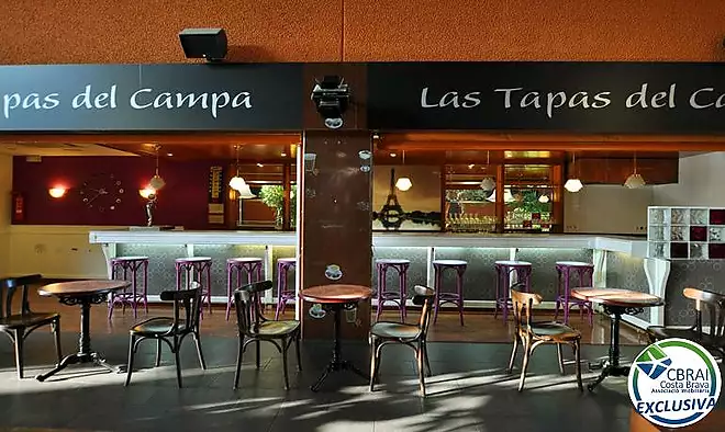 Commercial local fully equipped for sale in a great location in Figueres.