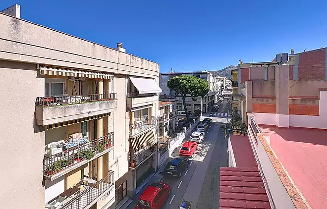Última planta sense veïns a sobre, a pocs passos del mar