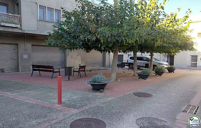 Casa amb gran potencial al centre de Santa Llogaia