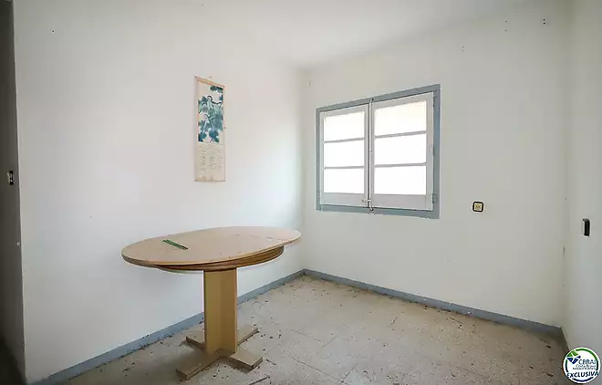 Casa amb gran potencial al centre de Santa Llogaia