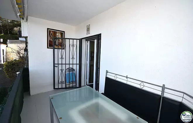 ROSES-LLOSA: Apartament amb vistes al mar en venda