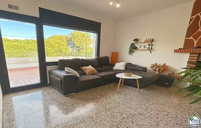 Casa amb encant i gran potencial a Llançà. Llicència turística