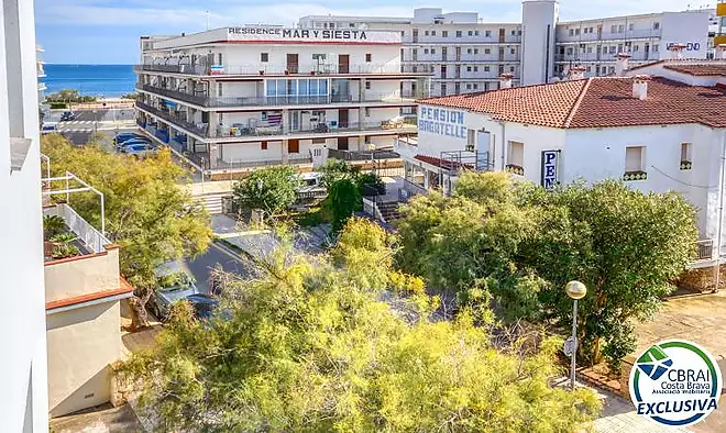 Bonic apartament a nom&eacute;s 100 metres del mar a la zona de Salata