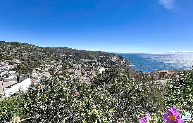 Terreny excepcional amb vista panoràmica sobre la badia de Canyelles
