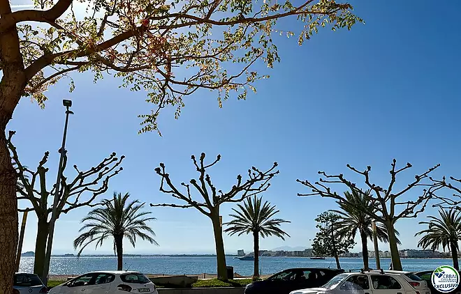 En venda apartament reformat de 2 habitacions al centre de Roses a 50 m del mar