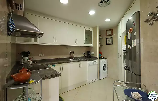 Apartament de 3 habitacions amb terrassa i plaça d’aparcament al Port de Lla