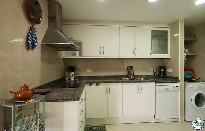 Apartament de 3 habitacions amb terrassa i plaça d’aparcament al Port de Lla