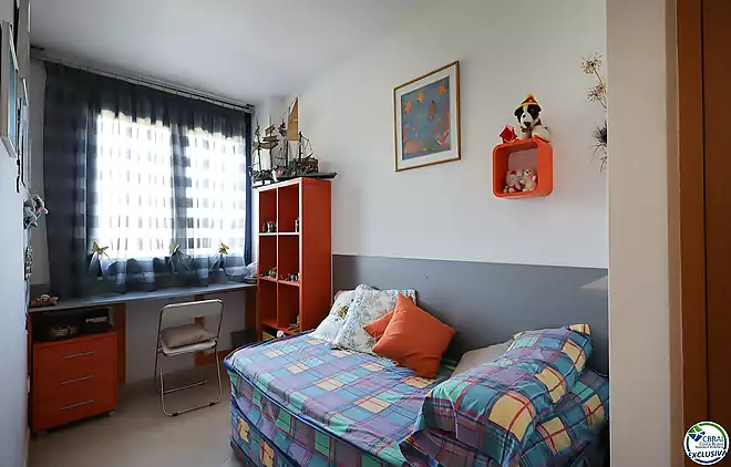 Apartament de 3 habitacions amb terrassa i plaça d’aparcament al Port de Lla