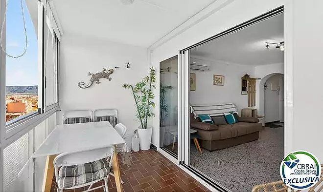 SÍLVIA Acollidor apartament de 2 dormitoris a 50 m de la platja amb llicència turística