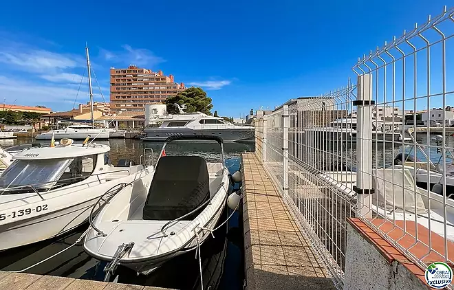 2 habitacions, terrassa de 17 m&sup2; i casa en perfecte estat.