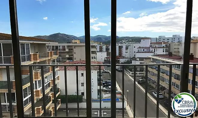 Àtic amb àmplia terrassa en venda a Santa Margarita, Roses