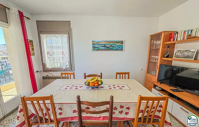 Acollidor apartament de 2 habitacions amb terrassa — Roses (Santa Margarita)