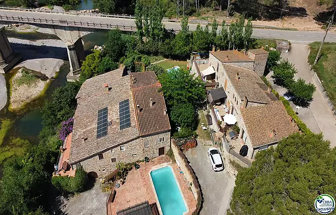 Conjunt patrimonial rural amb 7 habitatges a la vora del riu Fluvi&agrave; &mdash; Alt Empord&agrave;