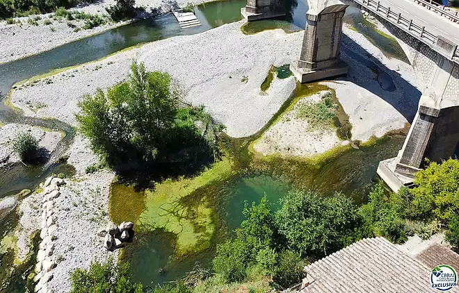 Conjunt patrimonial rural amb 7 habitatges a la vora del riu Fluvi&agrave; &mdash; Alt Empord&agrave;