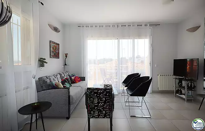 A només 300 metres del mar: llar amb encant a La Farella