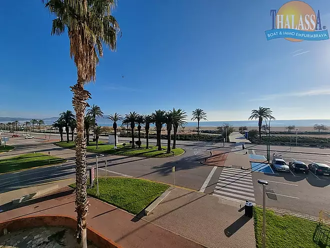 Exceptional Seafront Apartment in Empuriabrava